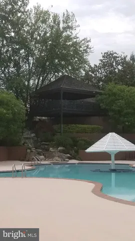 $515,000 | 309 Yoakum Parkway, Unit 807, Alexandria, VA 22304