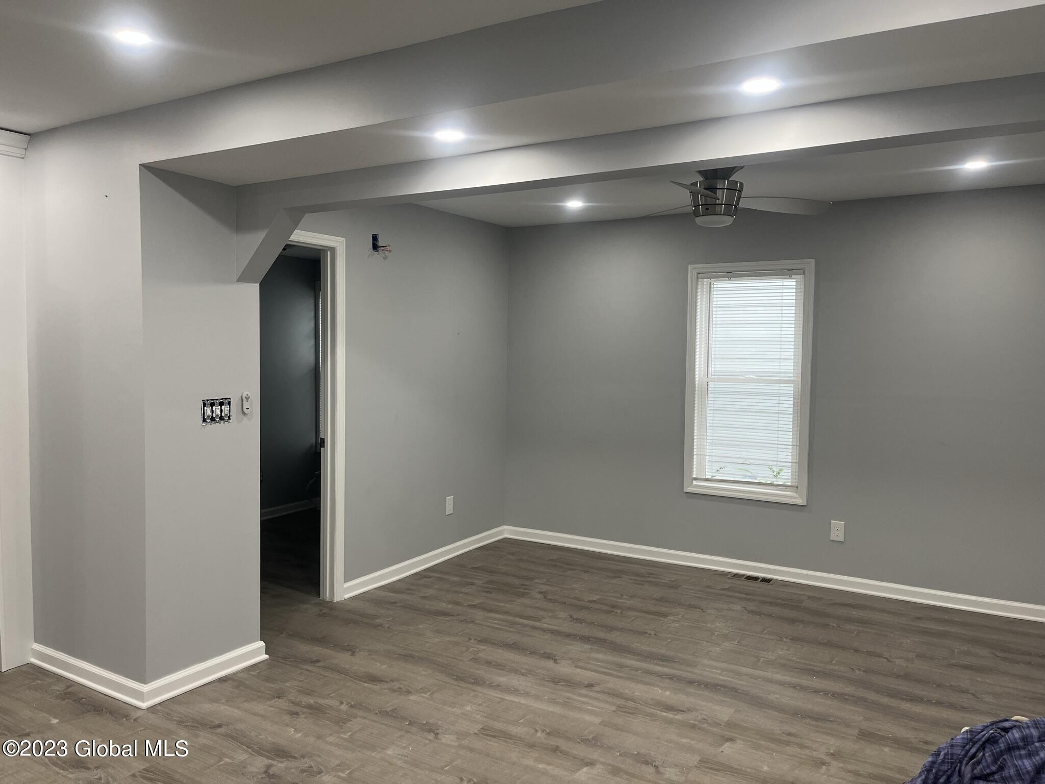 1360 Wing Avenue Schenectady, NY 12303 - Photo 6 of 16 IMG_3400