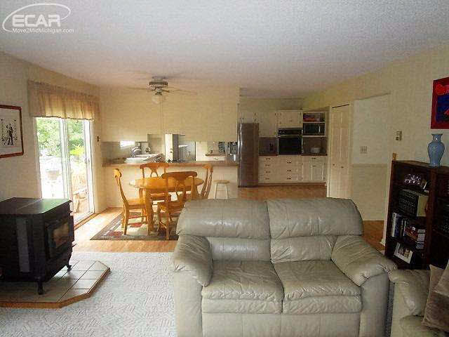 8282 Reid Road Swartz Creek, MI 48473 - Photo 20 of 32 21170949-19.JPG