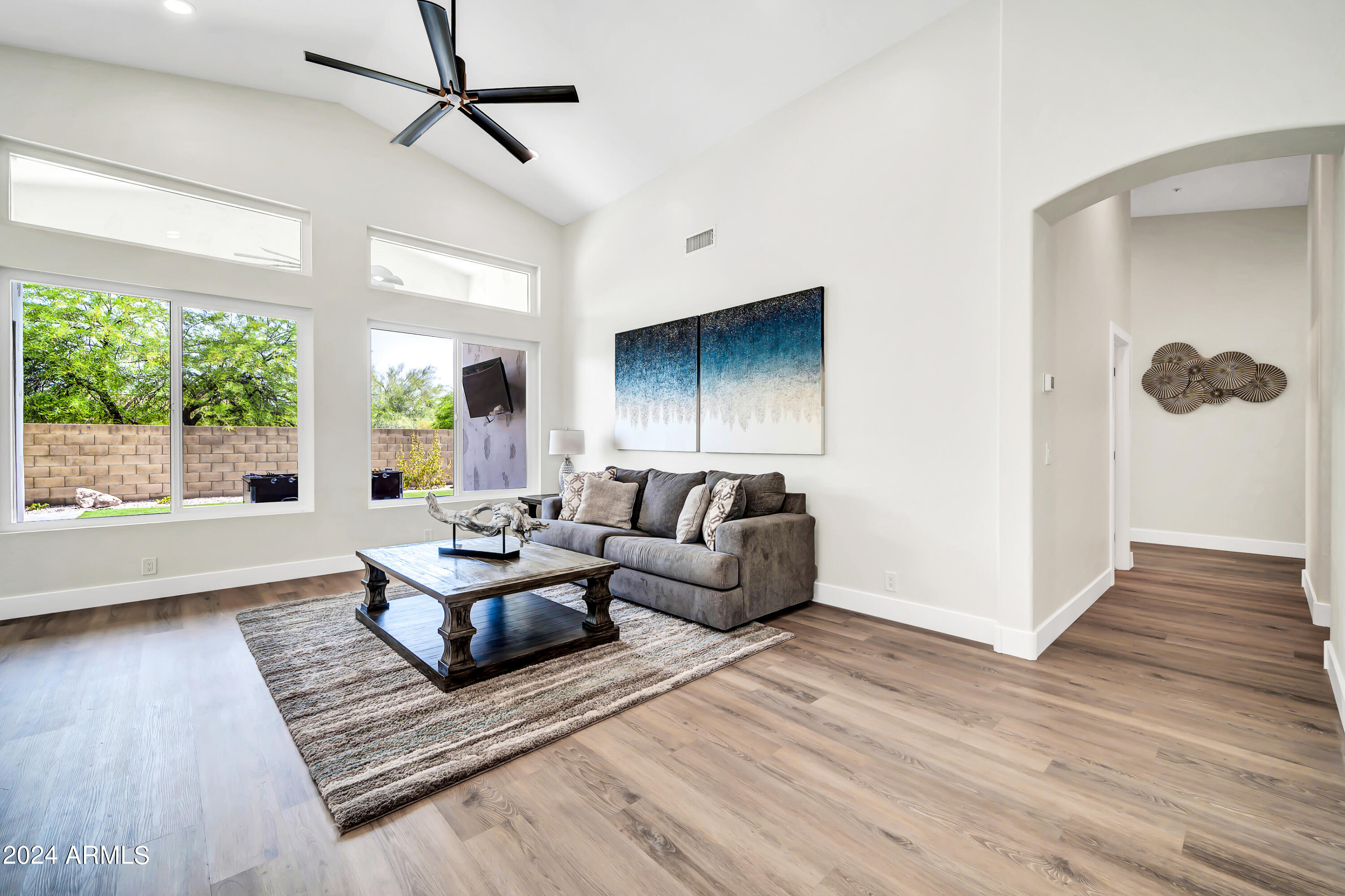 9863 East Redfield Road Scottsdale, AZ 85260 - Photo 11 of 35 Great Room