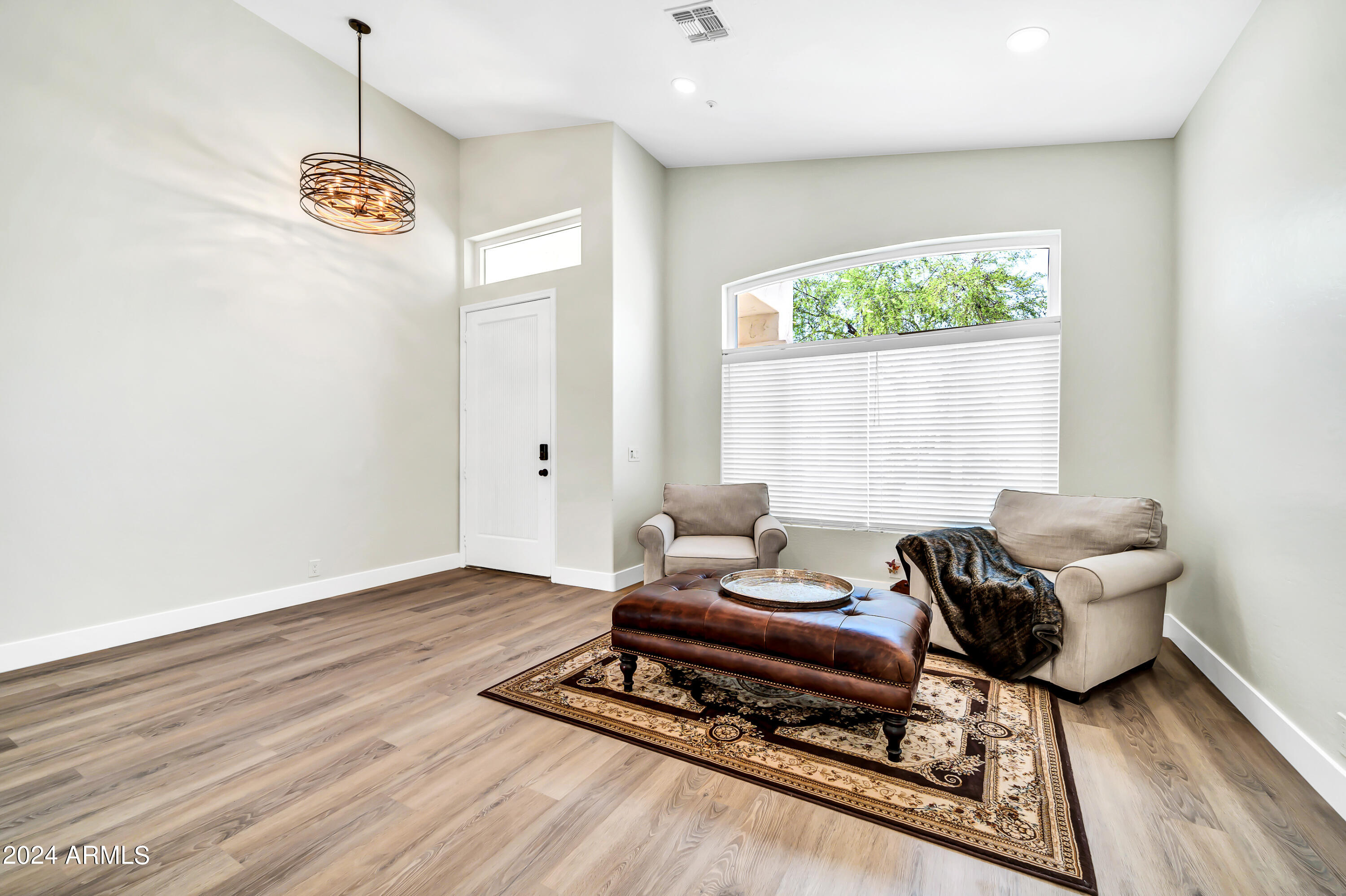 9863 East Redfield Road Scottsdale, AZ 85260 - Photo 13 of 35 Living Room