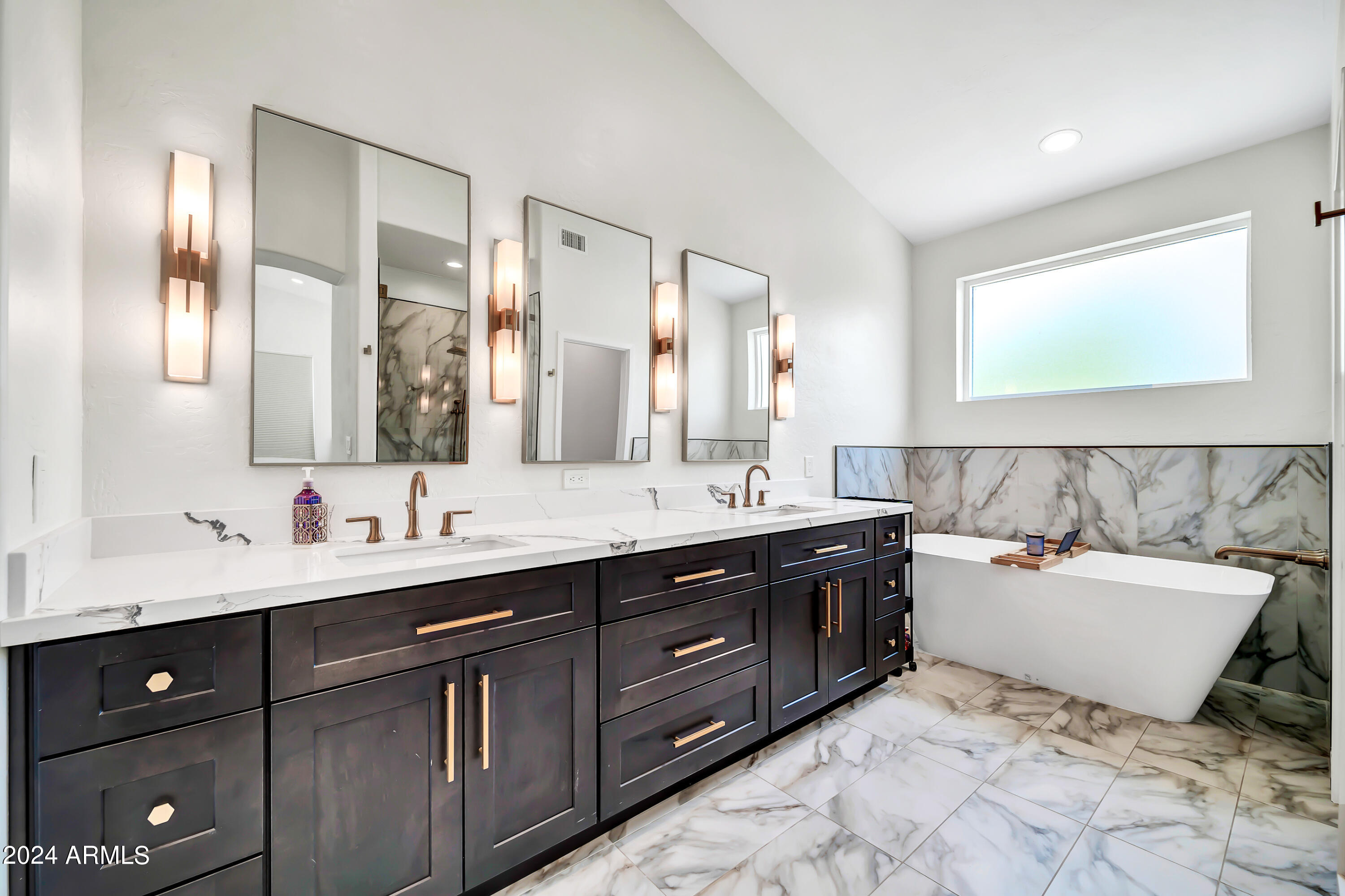 9863 East Redfield Road Scottsdale, AZ 85260 - Photo 16 of 35 Primary Bath