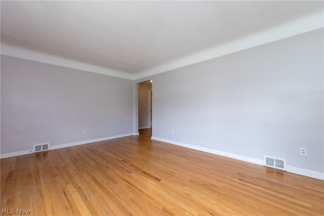 1131 Castleton Road Cleveland Heights, OH 44121 - Photo 3 of 30