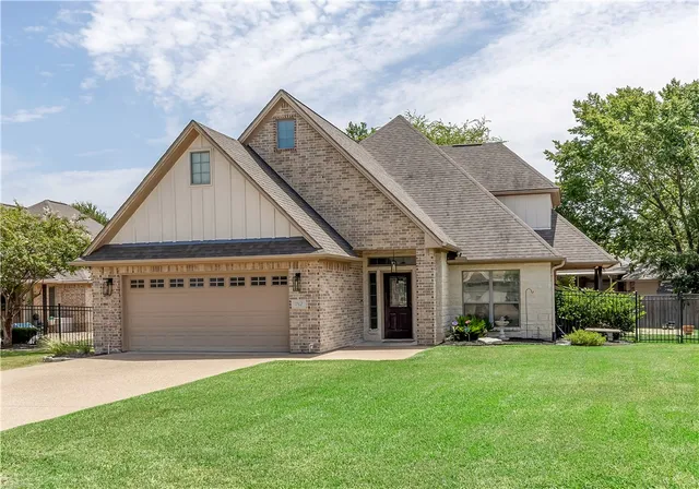 $369,900 | 1742 Creekside Circle, College Station, TX 77845