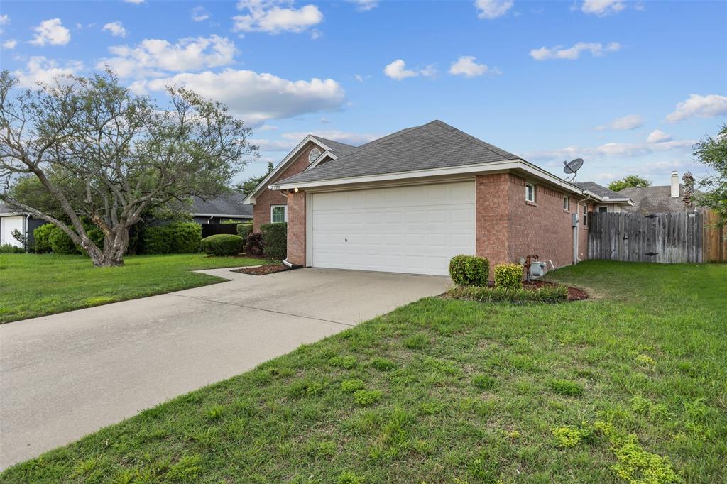 6209 Peach Tree Drive Midlothian, TX 76065 - Photo 5 of 31