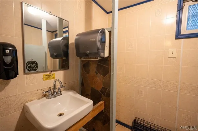 $575,000 | 6848 Erie Road, Evans, NY 14047