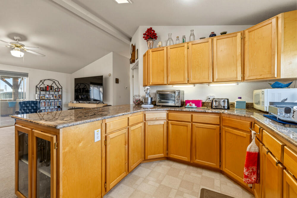 32315 Modoc Point Road Chiloquin, OR 97624 - Photo 16 of 71 32315ModocPointRd-90