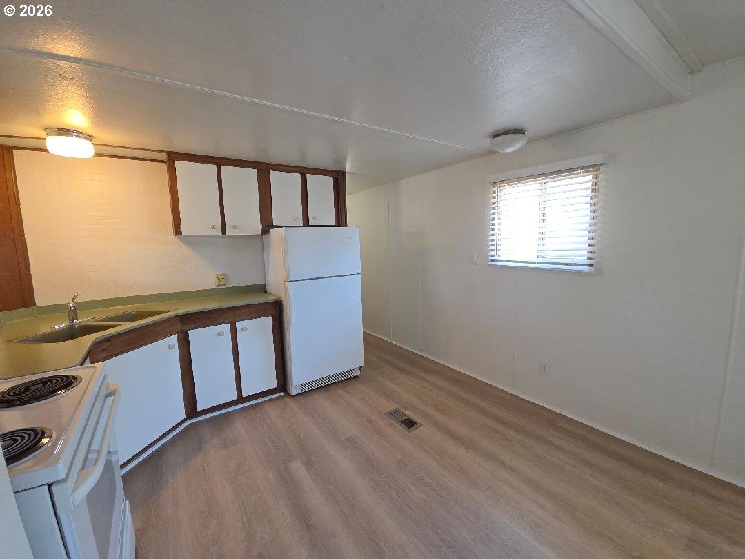 3175 Pacific Loop Coos Bay, OR 97420 - Photo 10 of 18