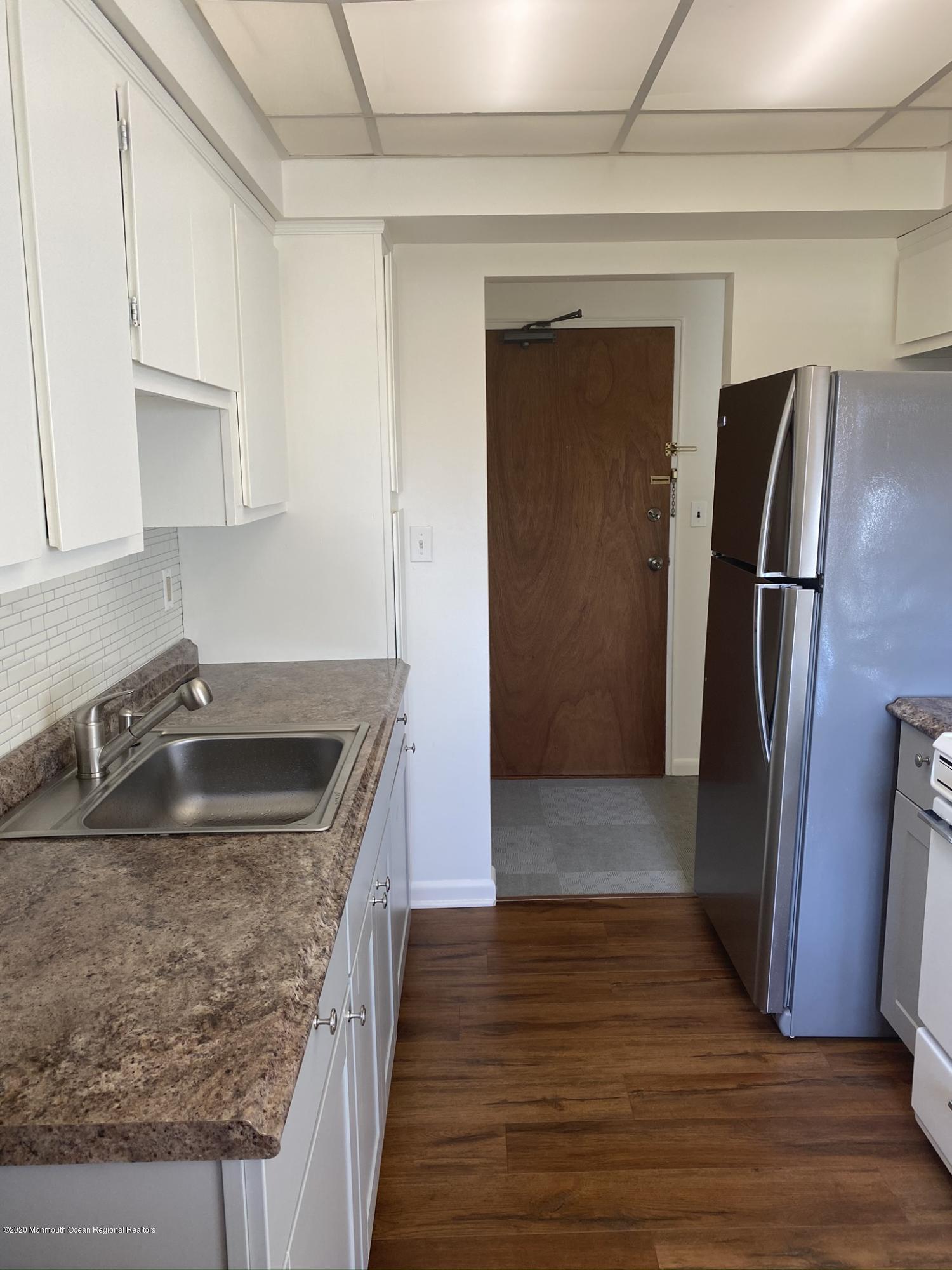 52 Stonehurst Boulevard, Unit B Freehold, NJ 07728 - Photo 8 of 30 IMG_1037