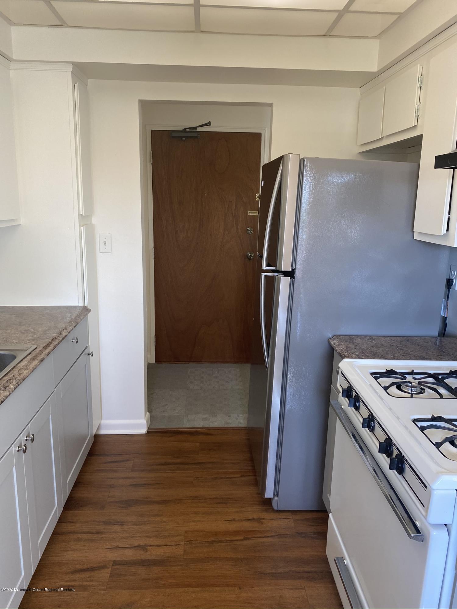 52 Stonehurst Boulevard, Unit B Freehold, NJ 07728 - Photo 9 of 30 IMG_1036