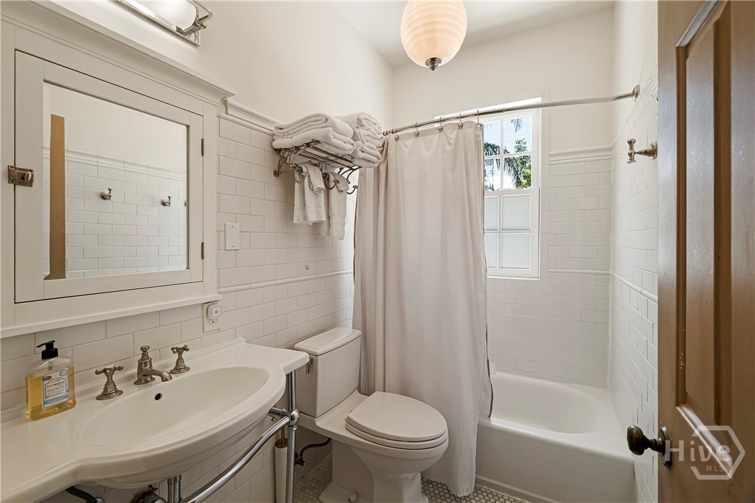 407 East Jones Street Savannah, GA 31401 - Photo 16 of 37