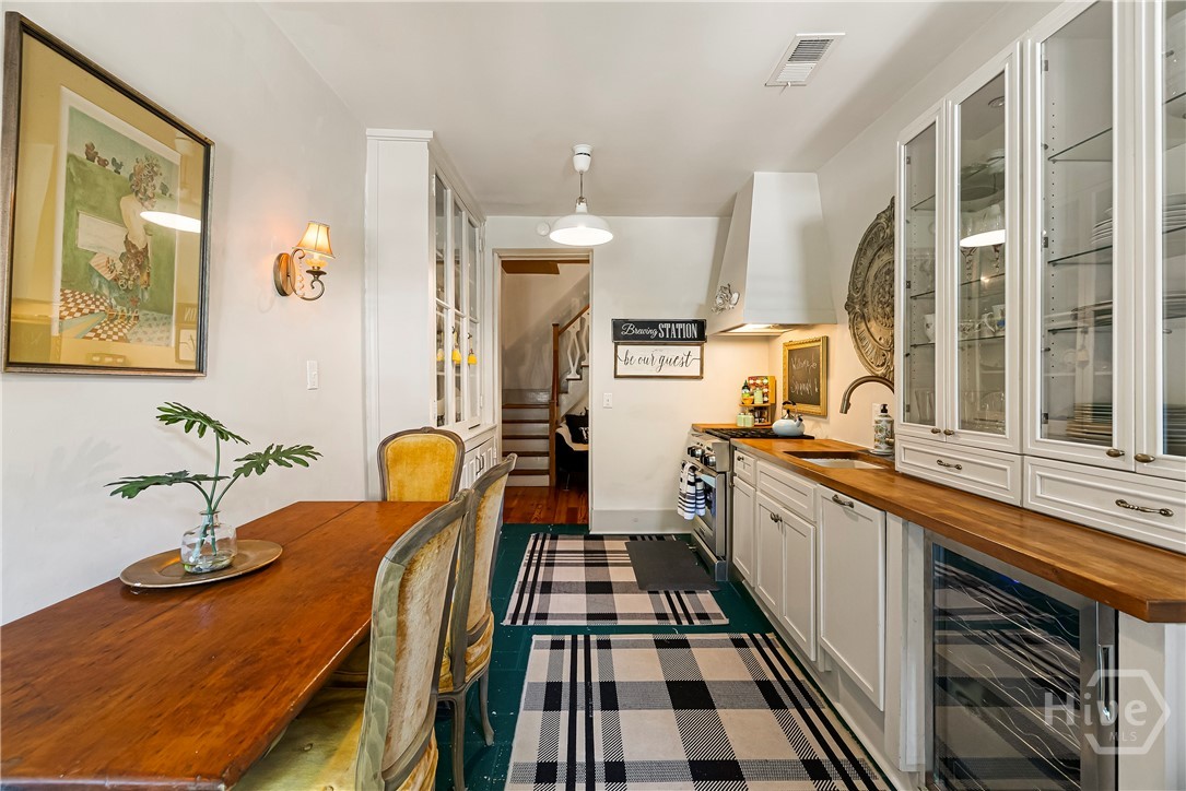 407 East Jones Street Savannah, GA 31401 - Photo 10 of 37