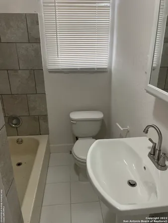 $1,550 | 1467 West Gerald Avenue, San Antonio, TX 78211