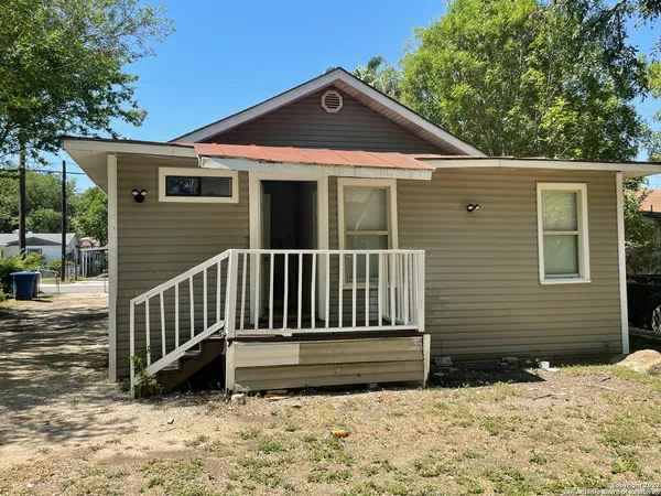 $1,550 | 1467 West Gerald Avenue, San Antonio, TX 78211