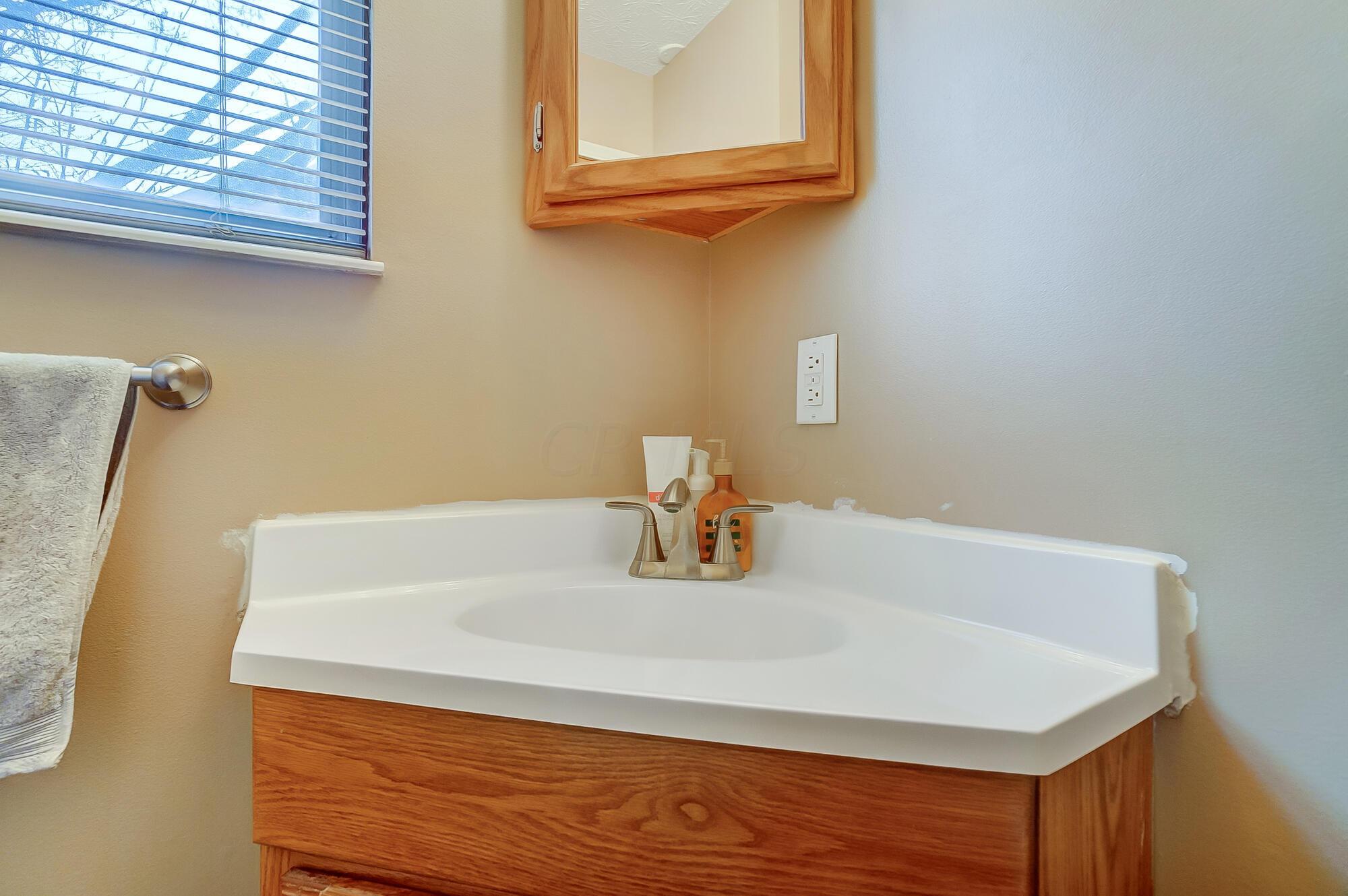 776 Prairie Road Galloway, OH 43119 - Photo 24 of 55 Half Bath