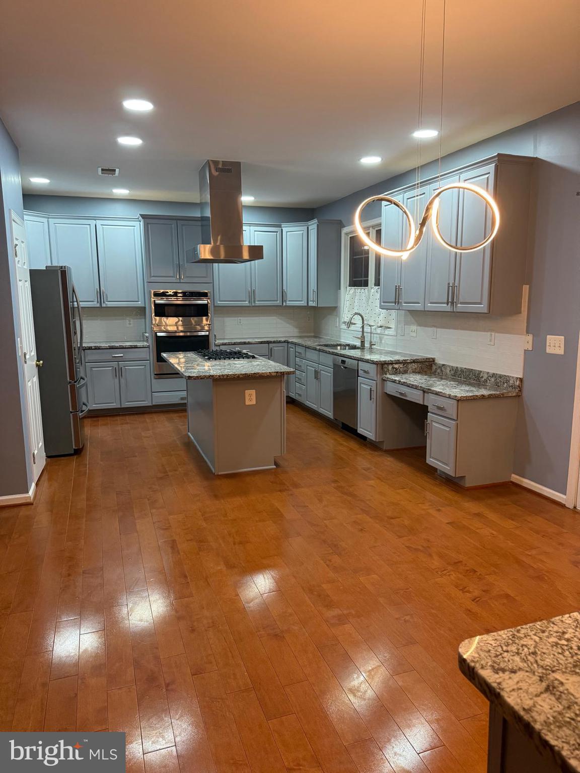 42509 Mandolin Street Chantilly, VA 20152 - Photo 2 of 14