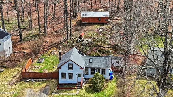 $319,900 | 3186 Main Street, Becket, MA 01223