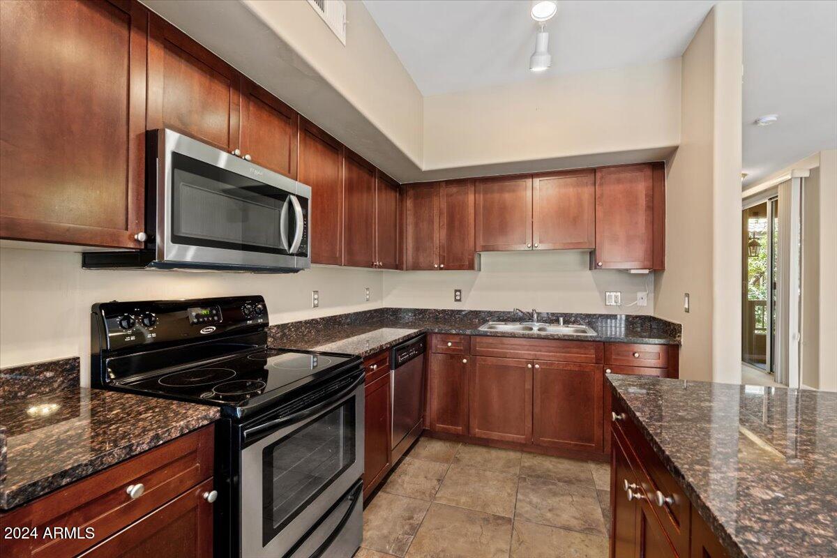 06-Kitchen