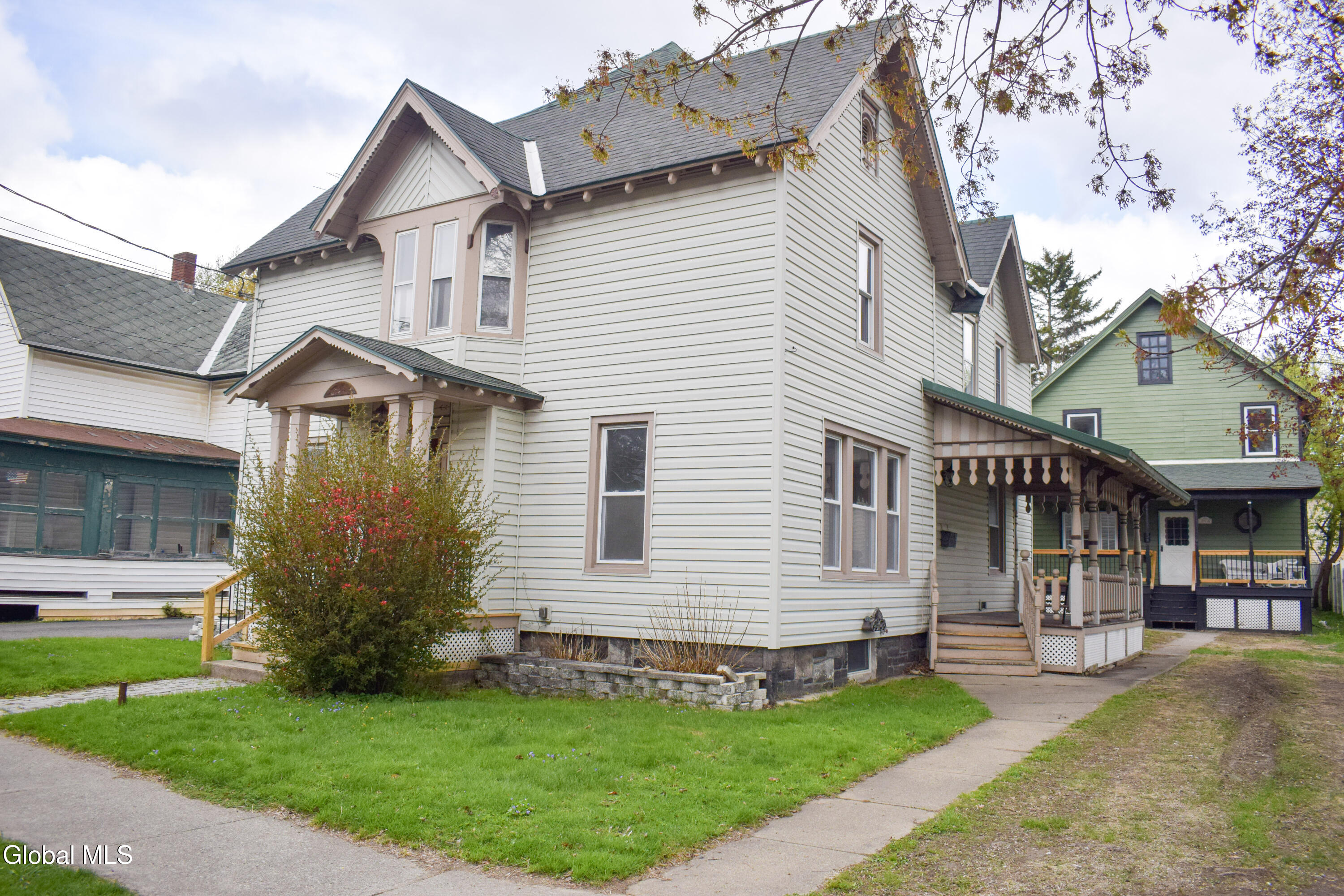 130 Spring Street Gloversville, NY 12078 - Photo 2 of 118 DSC_0003 (3)