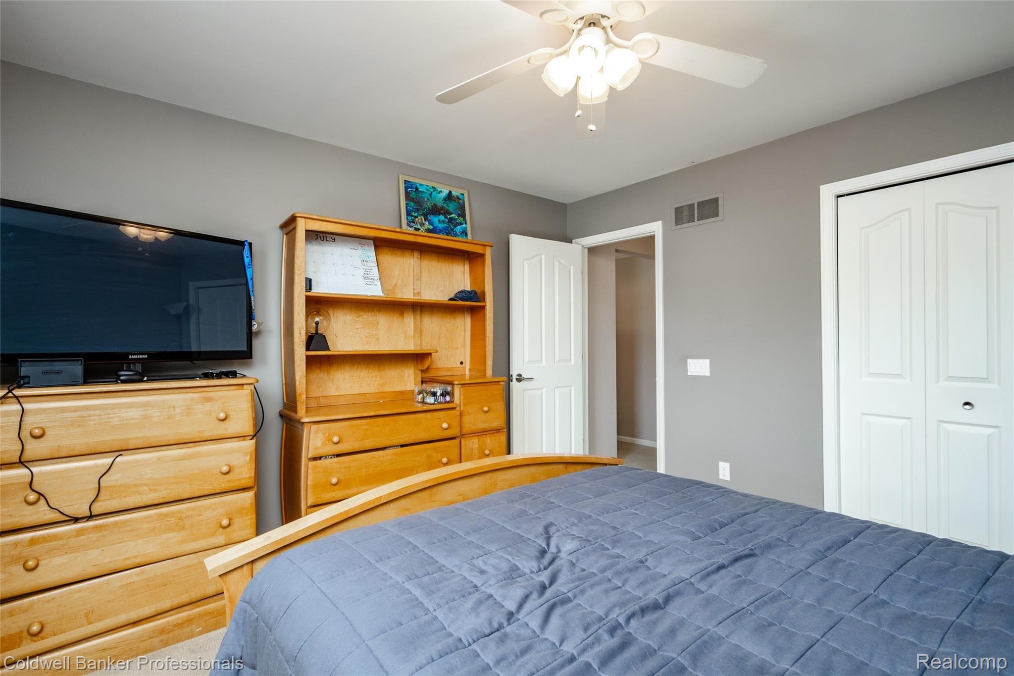 538 Sandalwood Road Canton, MI 48188 - Photo 24 of 49 538 Sandalwood L019.jpg