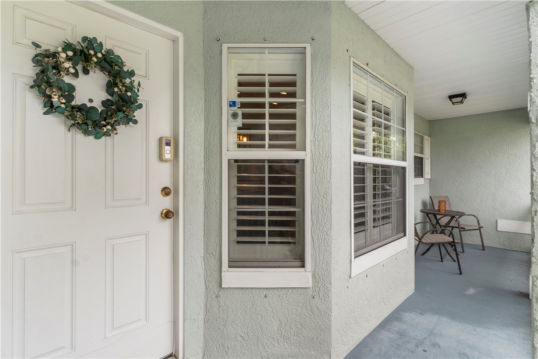 1452 Seahouse Street Sebastian, FL 32958 - Photo 4 of 28