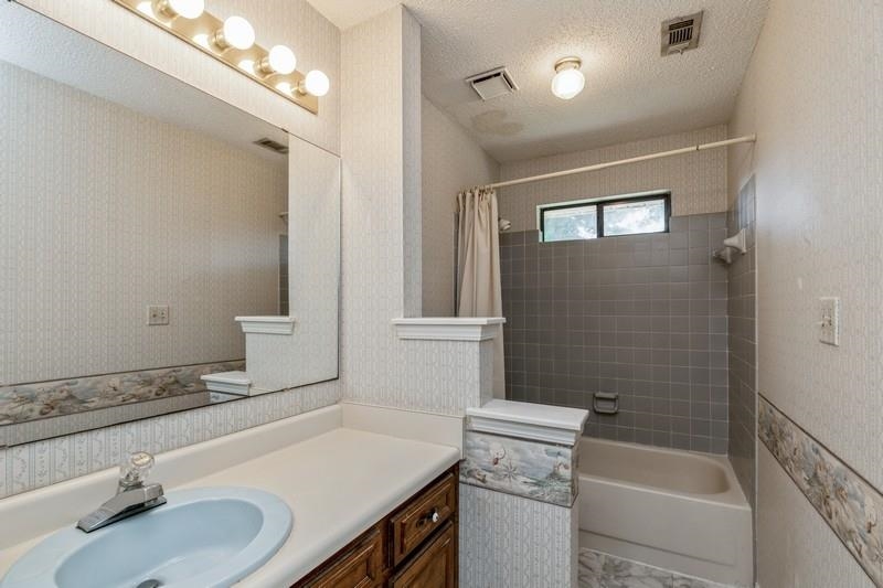 858 Valley Ridge Circle Pensacola, FL 32514 - Photo 16 of 37