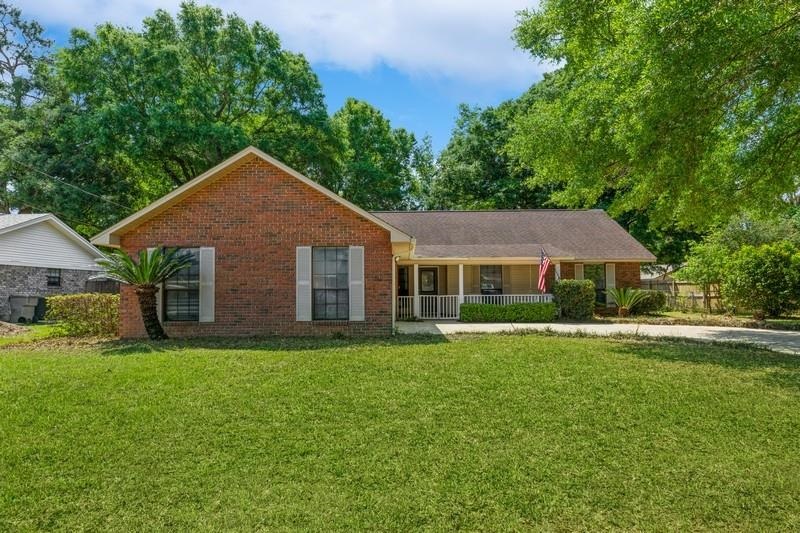 858 Valley Ridge Circle Pensacola, FL 32514 - Photo 2 of 37