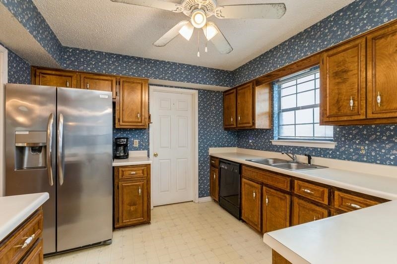 858 Valley Ridge Circle Pensacola, FL 32514 - Photo 6 of 37