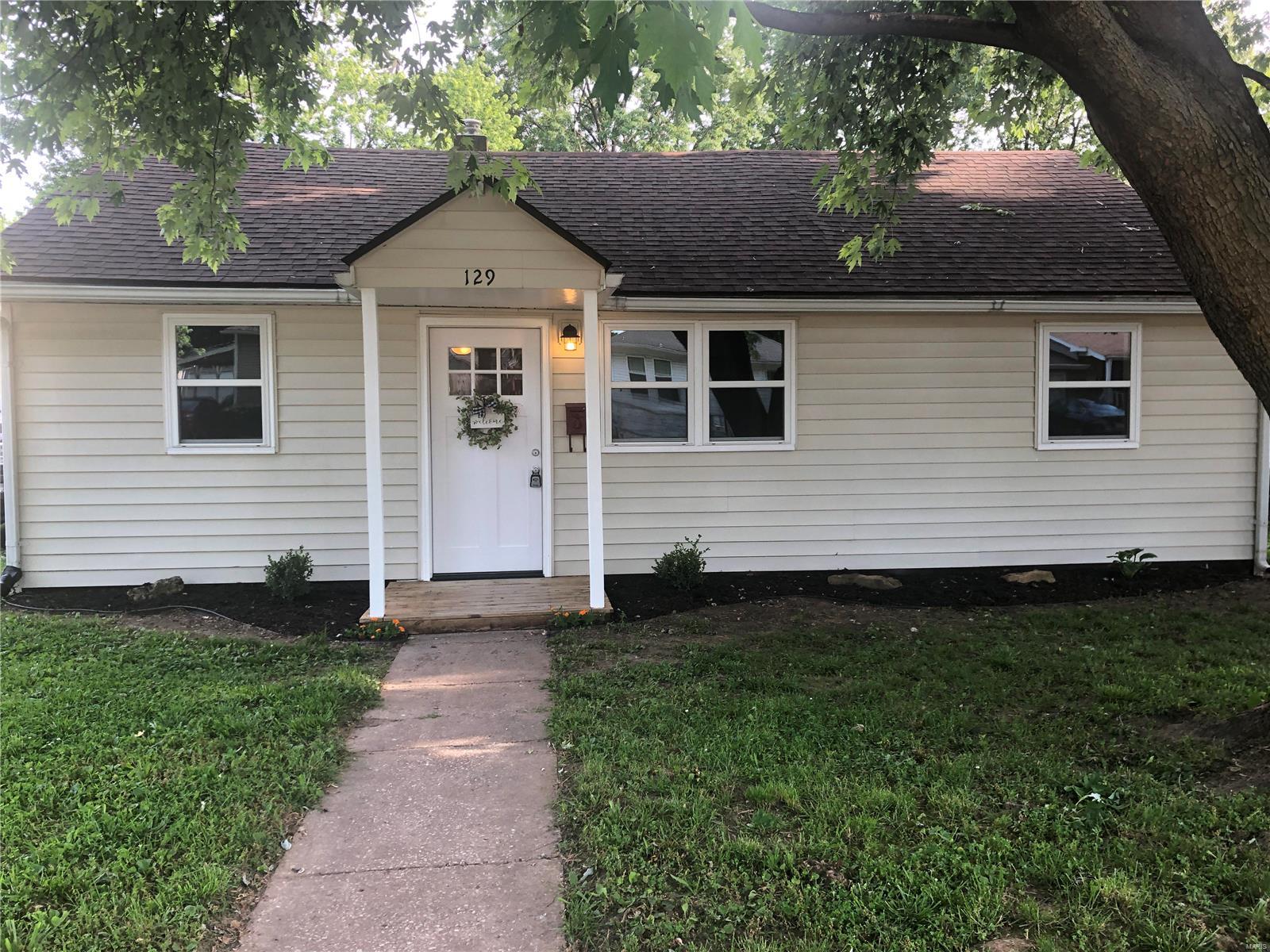 129 East 3rd Street Roxana, IL 62084 - Photo 1 of 6