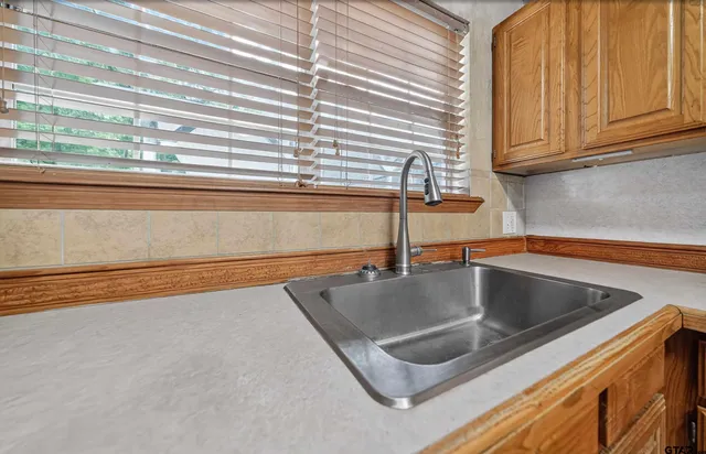 a close view of sink and tap