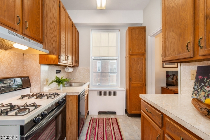 10 Crestmont Road, Unit 6C Montclair, NJ 07042 - Photo 11 of 22