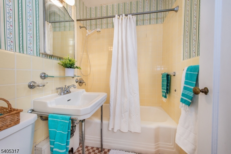 10 Crestmont Road, Unit 6C Montclair, NJ 07042 - Photo 17 of 22