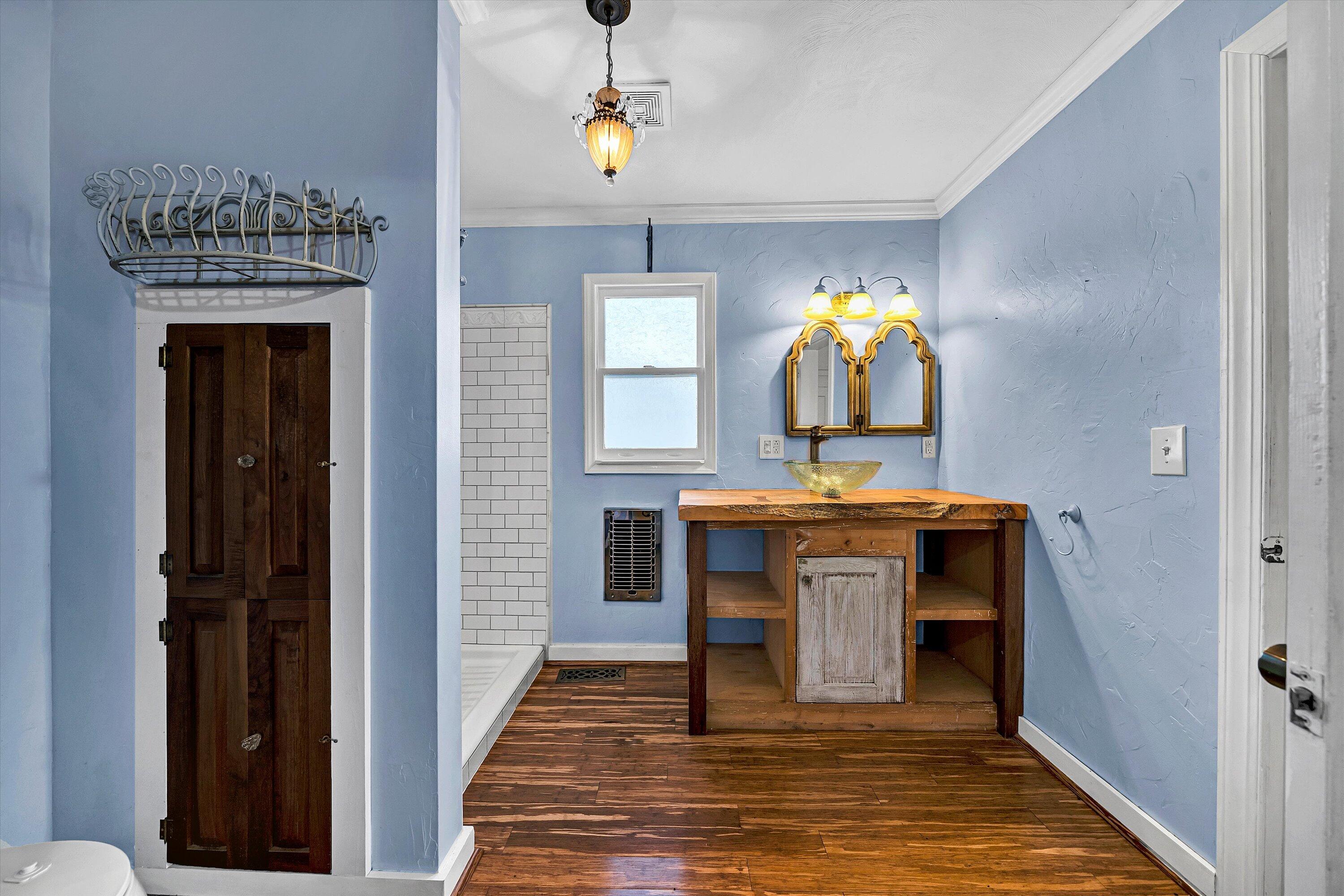 8 Middle Street New Castle, VA 24127 - Photo 11 of 45 11-DSC00031