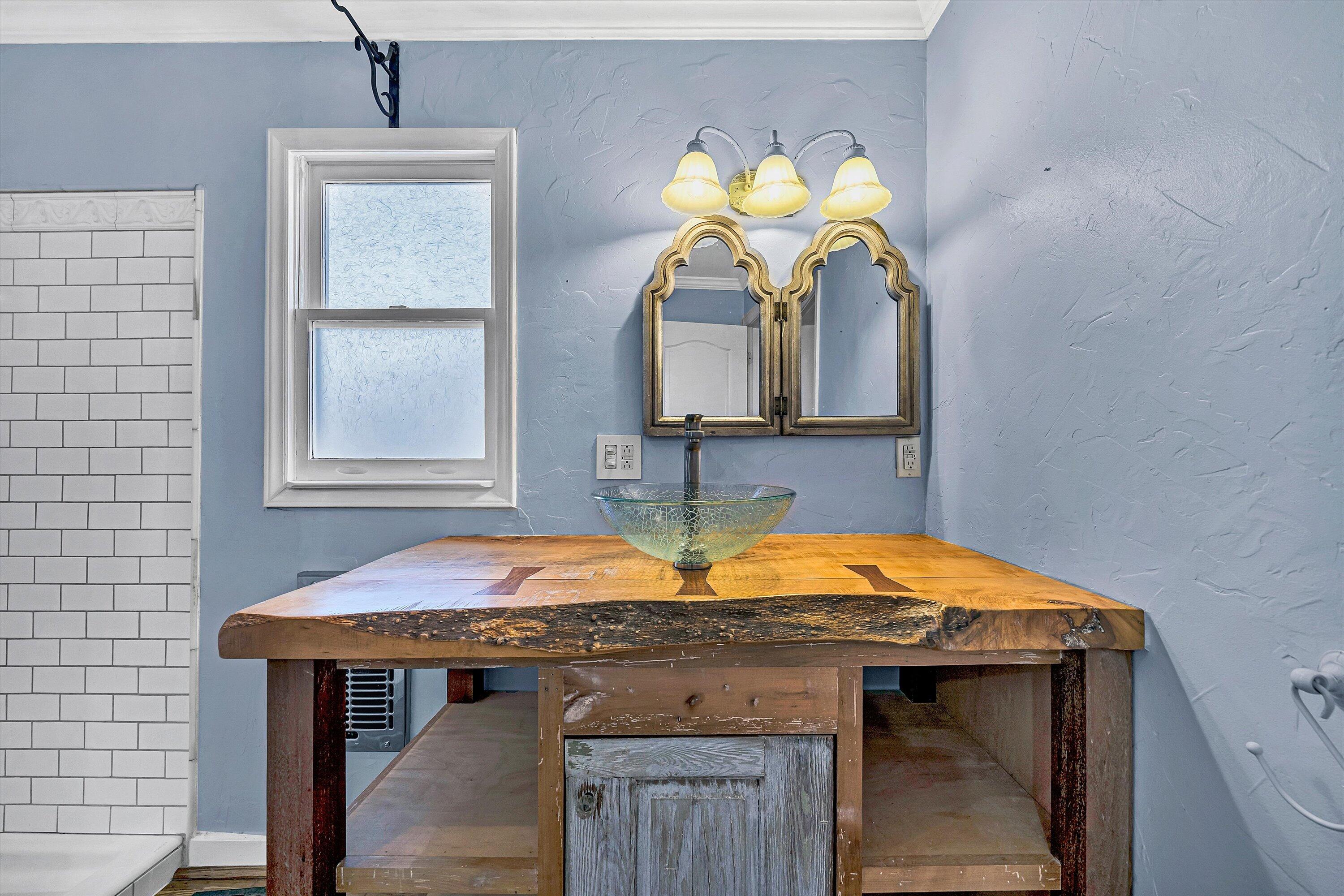 8 Middle Street New Castle, VA 24127 - Photo 12 of 45 12-DSC00034