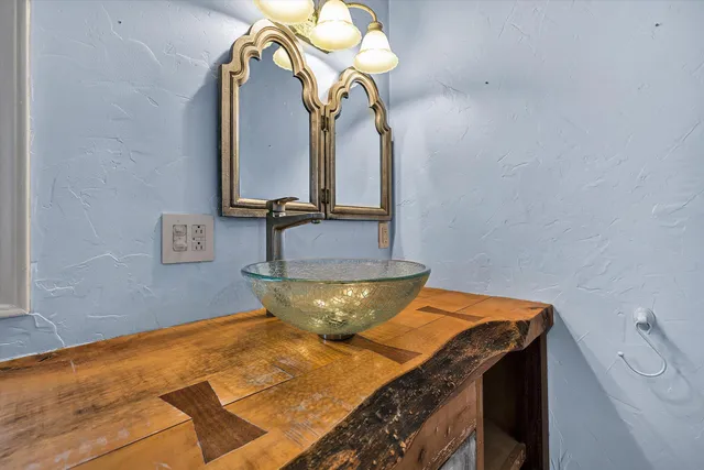 $235,000 | 8 Middle Street, New Castle, VA 24127