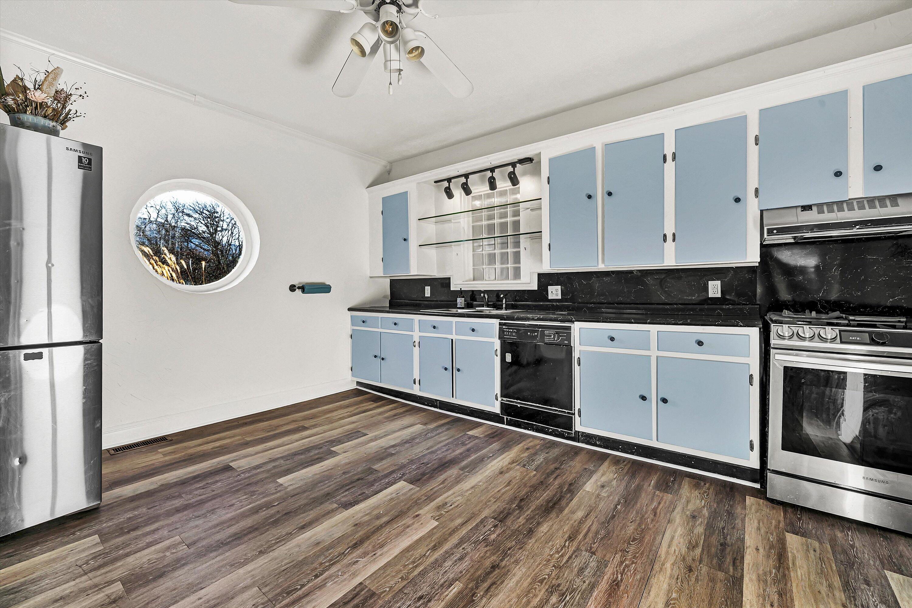 8 Middle Street New Castle, VA 24127 - Photo 18 of 45 18-DSC00052