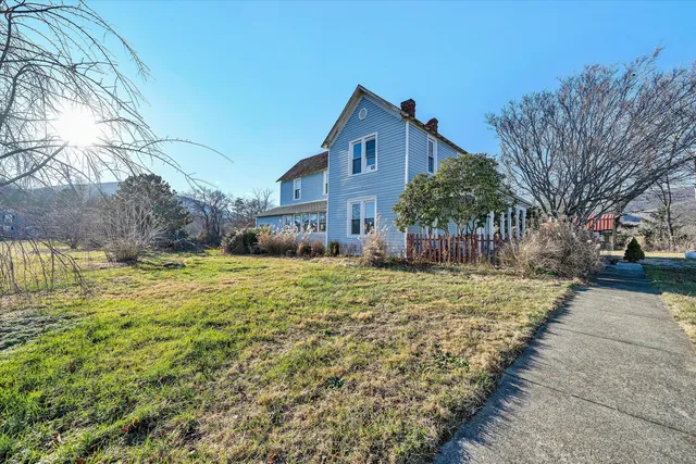 $235,000 | 8 Middle Street, New Castle, VA 24127