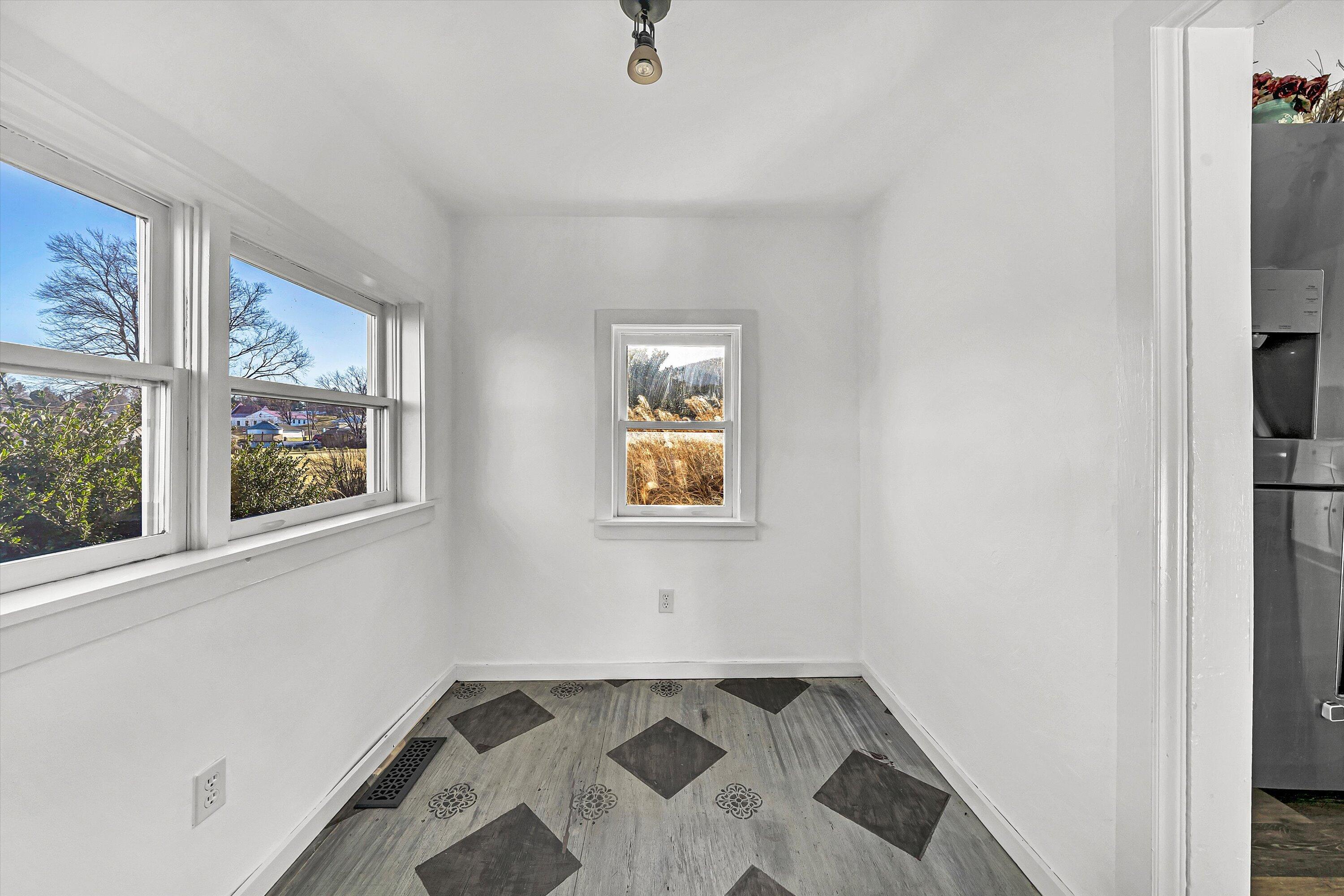 8 Middle Street New Castle, VA 24127 - Photo 22 of 45 22-DSC00064