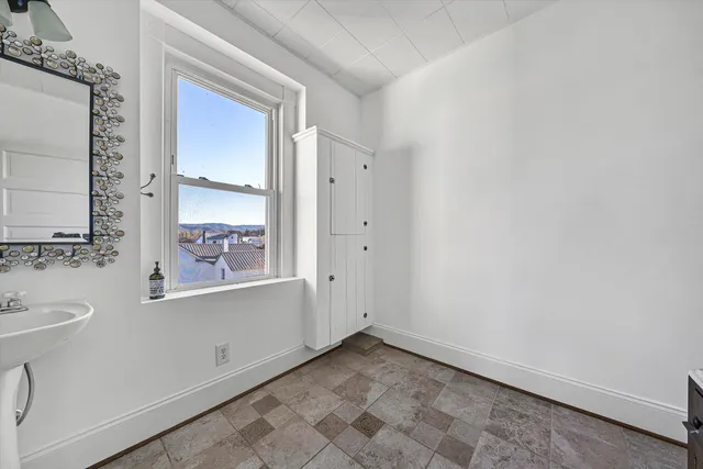 $235,000 | 8 Middle Street, New Castle, VA 24127