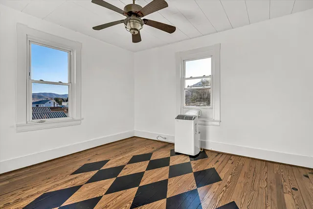 $235,000 | 8 Middle Street, New Castle, VA 24127