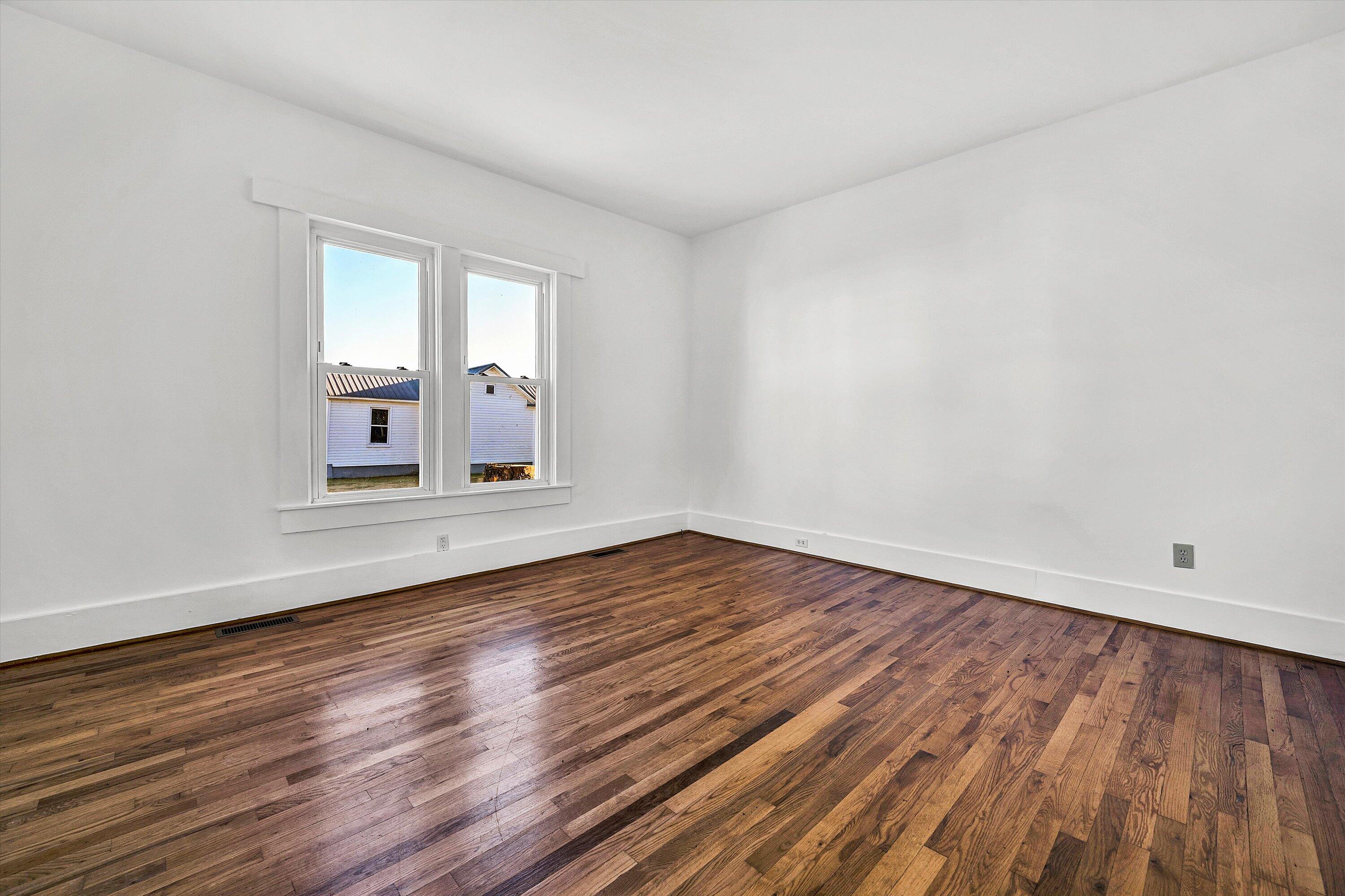 8 Middle Street New Castle, VA 24127 - Photo 7 of 45 07-DSC00013