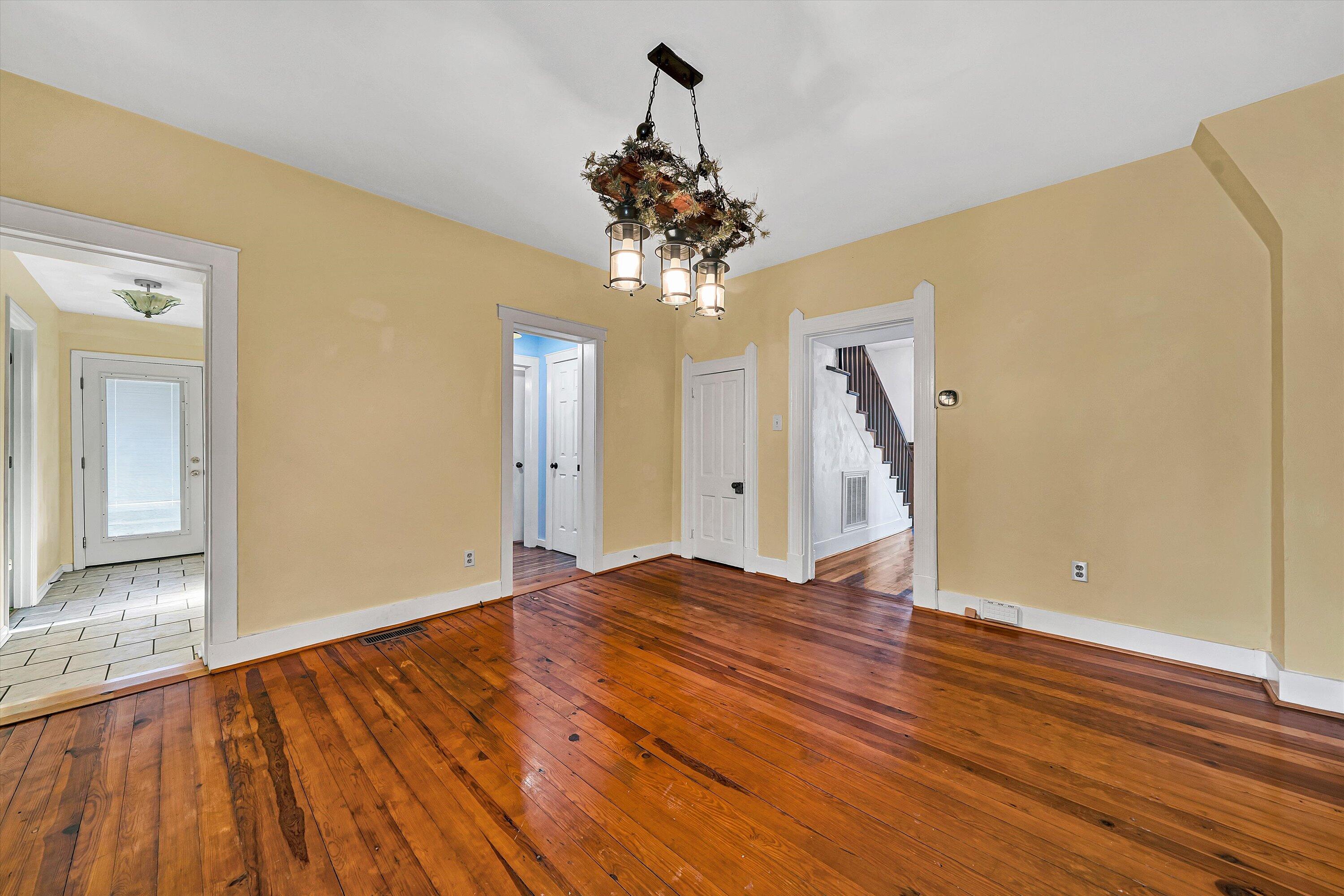 8 Middle Street New Castle, VA 24127 - Photo 10 of 45 10-DSC00028