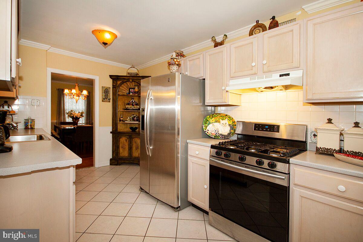 113 Merion Road Cherry Hill, NJ 08002 - Photo 14 of 38 Kitchen: Ceramic Tile Floors, Stainless Steel Appl