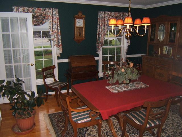 581 Winesap Road Roanoke, VA 24019 - Photo 2 of 16 dining room