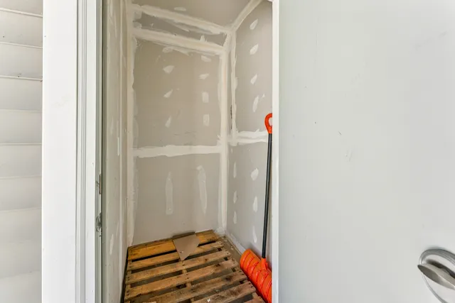 $195,000 | 1613 Silverstone Drive, Unit 1613, Carpentersville, IL 60110