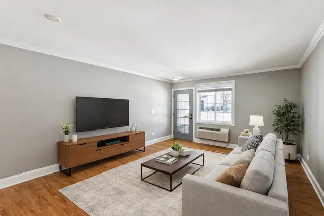 $195,000 | 1613 Silverstone Drive, Unit 1613, Carpentersville, IL 60110