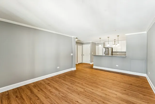 $195,000 | 1613 Silverstone Drive, Unit 1613, Carpentersville, IL 60110