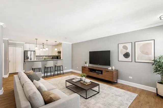 $195,000 | 1613 Silverstone Drive, Unit 1613, Carpentersville, IL 60110