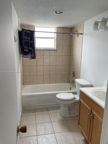 $1,850 | 406 Northwest 68th Avenue, Unit 525, Plantation, FL 33317