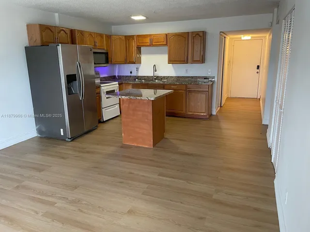 $1,850 | 406 Northwest 68th Avenue, Unit 525, Plantation, FL 33317